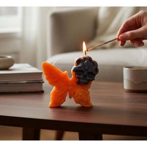 Handmade ✦ Butterfly Skull Candle ✦ Pumpkin Pie Scent w/ Cinnamon Soy Wax - Picture 6 of 6